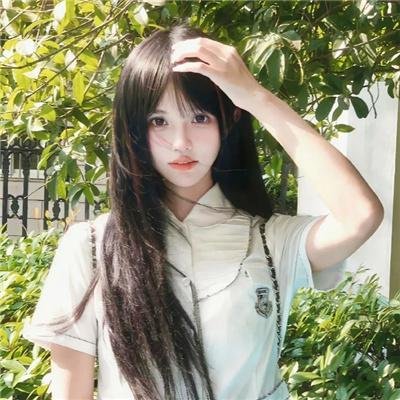 蓝天花朵